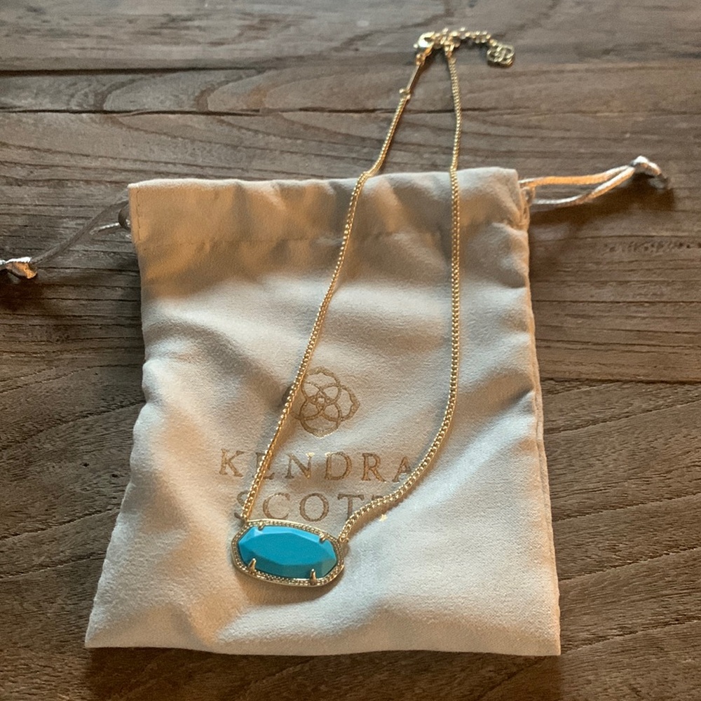 Kendra Scott necklace